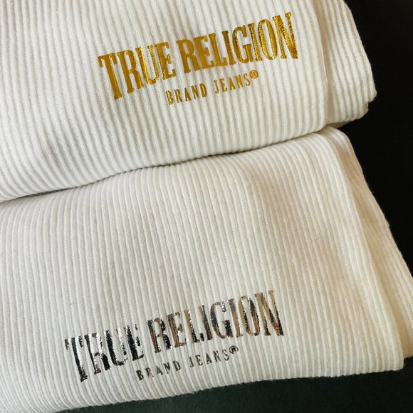 TRUE RELIGION Men's Set of 3 Tank Tops NWOT Size M 38-40 - Picture 7 of 7